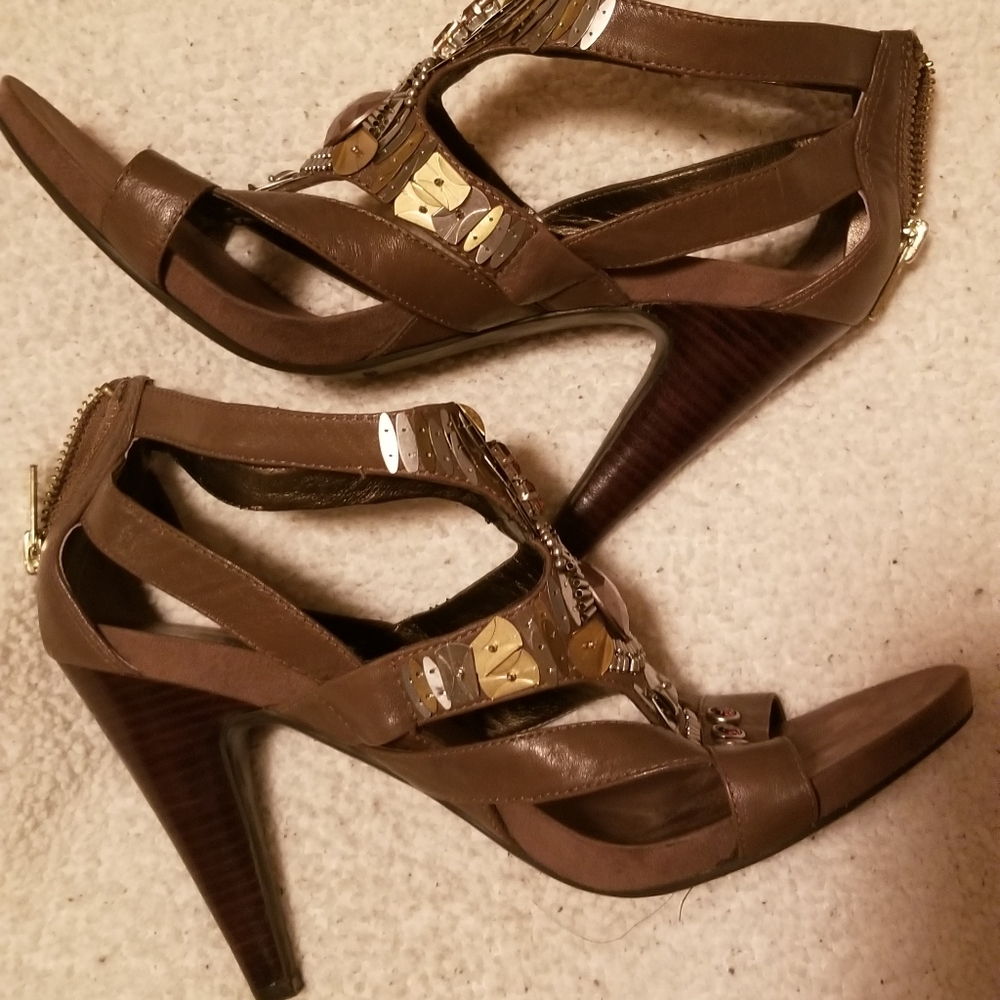 Women's shoes